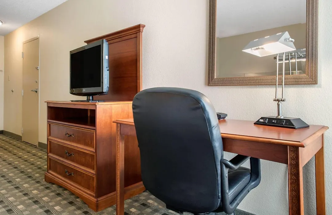 Quality Hotel Conference Center Cincinnati Blue Ash-1